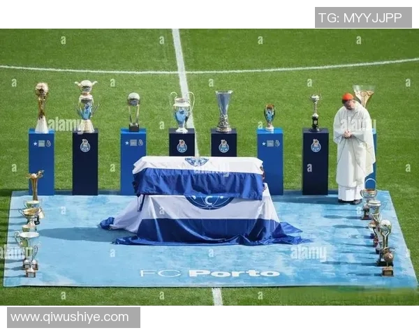 足球历史上几位传奇球星离世的悲痛瞬间与纪念